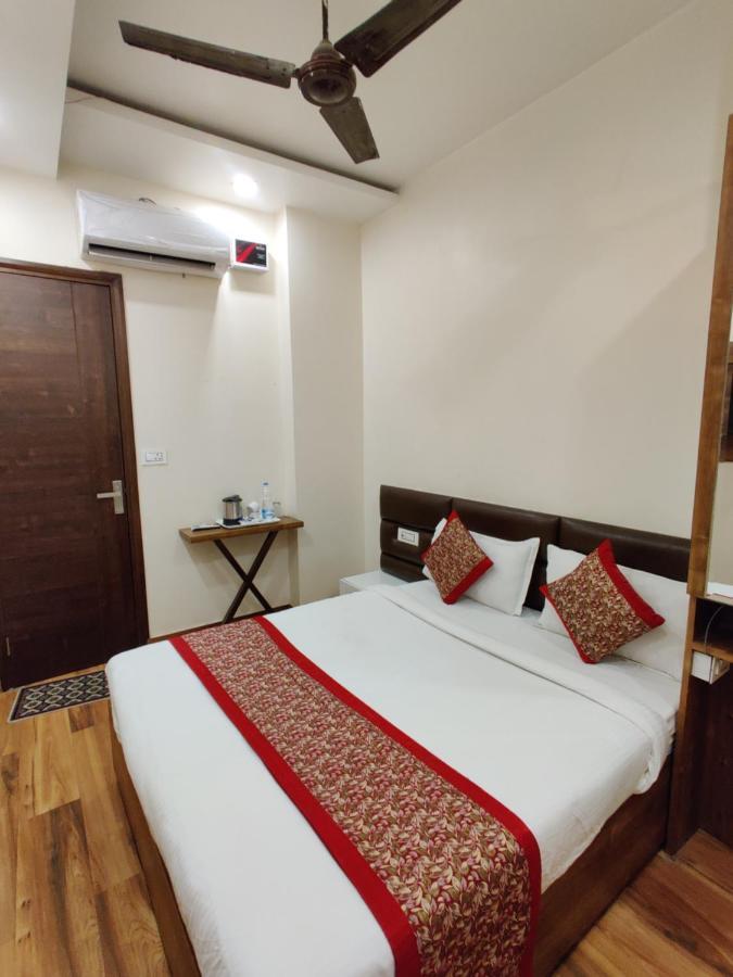 Hotel 56 - 200 Meter From Golden Temple Amritsar Exteriér fotografie